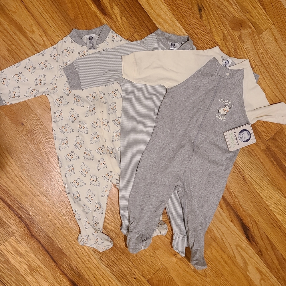 Gerber organic footies 3-6 months